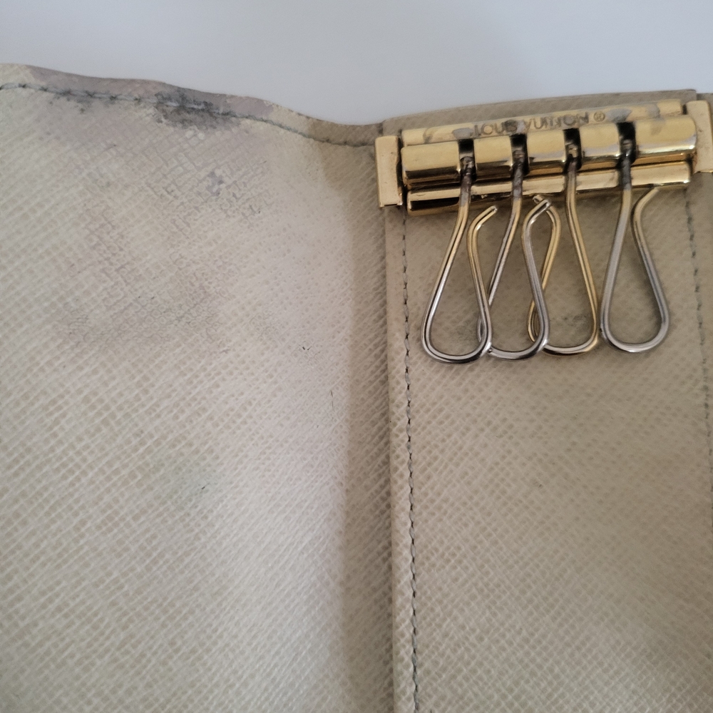 Louis Vuitton Checkered Wallet - Cream and Black - Picture 4 of 4